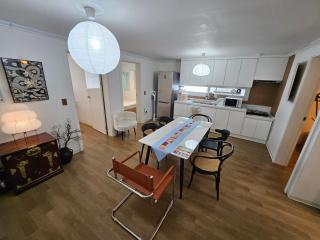 8 minutes away from Chungmuro Station, including breakfast, hill location - 0