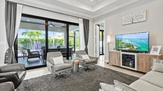 Luxurious & tropical 3-Bedroom coastal pool home - 2