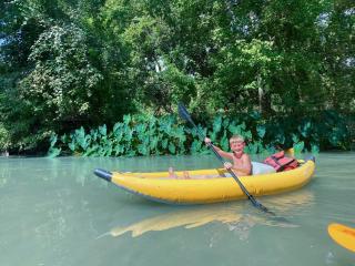 Charming Log Cabin in Texas - Perfect Glamping Vacation on the San Marcos River near Kingsbury - 7
