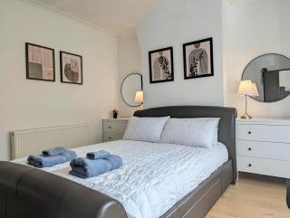 Bright 4BR Home Near Anfield & Free Parking - 1
