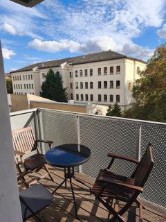 3,5 Zimmer-Wohnung mit Altbau-Charme - 1