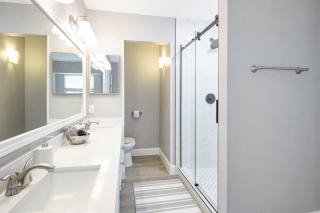 Carrollton Retreat Pet-friendly, Sleeps 8! - 2
