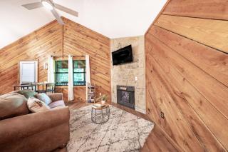 Cozy Sevierville Cabin W Mountain Views & Hot Tub - 5