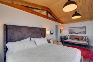 Walkable Beach Bungalow in Ocean Shores! - 2