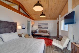 Walkable Beach Bungalow in Ocean Shores! - 1