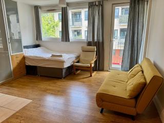 Trendy Studio Flat, 8 Minutes to central London - 1