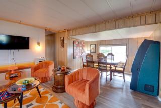 Walk to Beach! Fun Retro Retreat in Ocean Shores - 4
