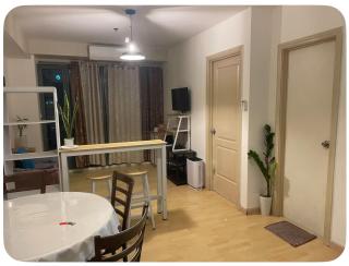 SOHO Central 1 BR Big Sized with balcony - 9