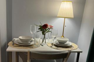 Studio - Sleeps 2 - Parking - Close to Paddington - 8