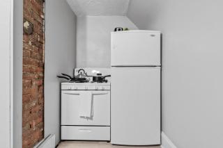 King Bed 2 TVs Fast Wifi Pet Friendly! - 7