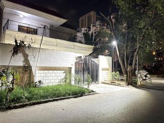 London lodges Guest House - 1