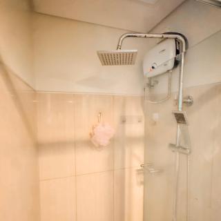 Air Condo Urban Retreat 1BR w City View MOA - 4