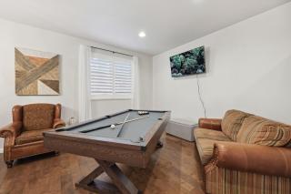 Large Central Home, Pool Table, Large Groups - 9