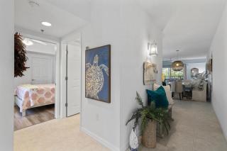 Oceanwalk 9-302 - 4