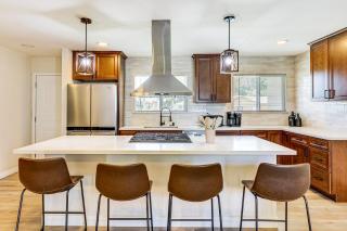 Modern Gem with Outdoor Oasis 5 Mi to Lake Jennings - 6