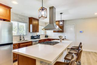 Modern Gem with Outdoor Oasis 5 Mi to Lake Jennings - 3