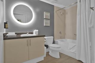 Modern Comfort Steps from the Ocean Breeze - 7