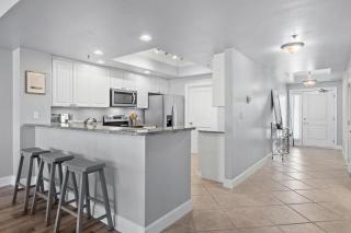 Harbor Landing 104B harbor views sleeps 6 close to beach - 1