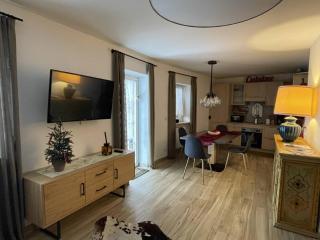 Central 3BR Apartment with Garden and Parking - 4