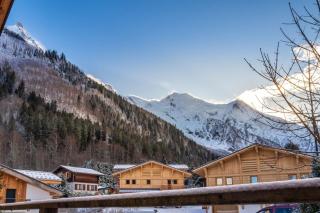 Stylish 4BR Chalet with Terrace and Mountain Views - 5