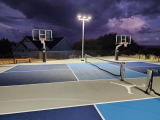 Your Bear Lake dream home with Theater, Hot tub, More - 0