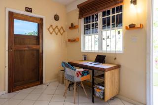 Rosehill Apt -Stylish 2 bedroom with lovely verandah - 5