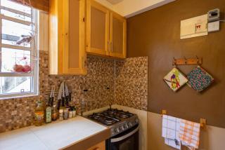 Rosehill Apt -Stylish 2 bedroom with lovely verandah - 3