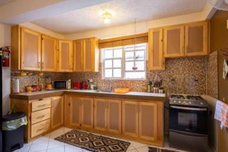 Rosehill Apt -Stylish 2 bedroom with lovely verandah - 1