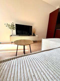 Moderný apartmán so súkromnou terasou v centre mesta - 4