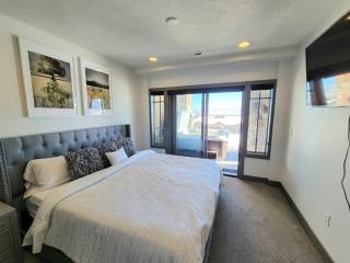 Un Riveled Views right off the mountain - 2