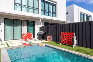 3BR Vibrant Havana Villa in Miami, Pool, Grill, Backyard - 8