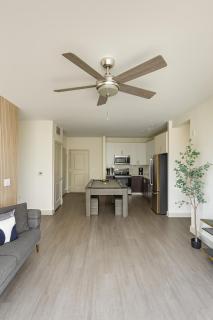 Resort-Style Retreat 1 King 2 Queens, Pool table - 2