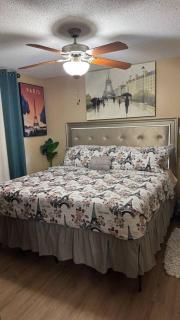 Large 2 bedroom with King Bed - 1