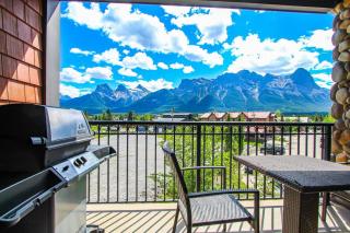 Cozy King Condo Mountain Views, Resort Perk and BBQ - 4