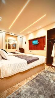 Royal Maktob Pyramids - 4