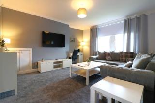 Lovely 2 BR flat, sleeps 4 - 4