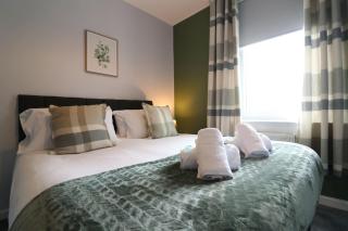 Perfect 4 BR flat, sleeps 8 - 8