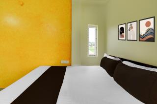 Hotel O Star Light Guest House - 1