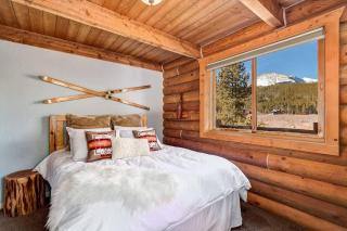 Warm And Luxurious Private Breckenridge Cabin Retreat W Hot Tub Blue River Hideaway By Boutiq - 0