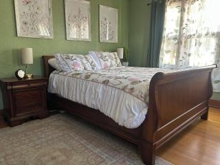 Private Gated Garden Suite in Historic Home, walk to UNM Football and Basketball, UNM and Pres Hospitals - 7