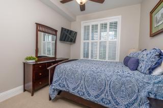 Marina Retreat - 2