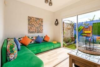 4 min à pied de la Plage, 3 BR, Piscine, Parking - 8