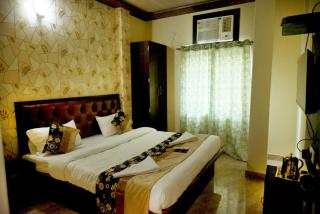 Kumarpaying guest house assi Ghat road - 7