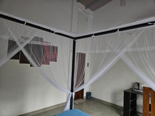 S & P Villa - Close to Airport - 9