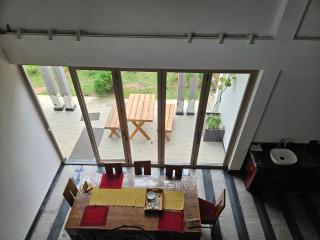 S & P Villa - Close to Airport - 8