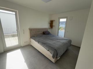 Villa am Rhein in Monheim - 2