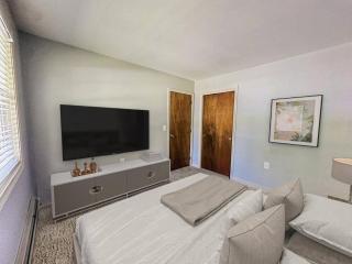 NEW-Queen Bed-Yard Space-Quiet Neighborhood-NH- - 4
