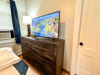 NEW-Mins to Concord/Nashua-Queen Beds-W/D in unit - 8