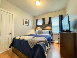 NEW-Mins to Concord/Nashua-Queen Beds-W/D in unit - 5