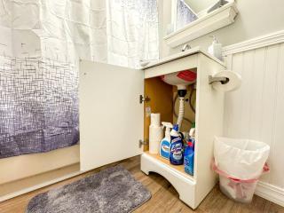 NEW-Mins to Concord/Nashua-Queen Beds-W/D in unit - 2